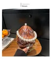 Détail du sac oeuf en acrylique marbre brun avec poignée perle et chaîne dorée - Marron
