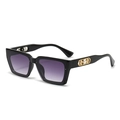 Lunettes œil de chat noires avec verres dégradés violets et détails floraux à perles - C1 Monture Noir Brillant Verre Dégradé Gris