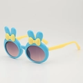 Gafas de sol para niños con orejas de conejo, montura azul y patillas amarillas con UV - B10 Y-3 / Montura Azul (Lazo Amarillo)