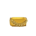 Primer plano del bolso de fiesta octogonal dorado con detalle de cadena gruesa - Estilo con Decoración de Cadena Gruesa / Dorado