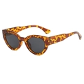 Lunettes de soleil œil de chat léopard avec verres gris foncé pour un look rétro chic - Demi Gris