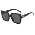 Übergroße quadratische Sonnenbrille mit schwarzem Gestell, grauen Gläsern und Goldringen - B03  Z-2 / Glänzend Schwarz/Graue Linse