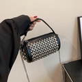 Zwarte cilindervormige avondtas met strass-steentjes en zilveren ketting - Zwart
