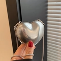 Mini borsa a cuore argentata in acrilico con catena metallica e finitura a specchio - Argento