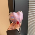 Mini borsa a tracolla in acrilico a forma di cuore con finitura olografica e catena - Rosa