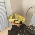 Nischen Abendtasche in goldener Spiegeloptik, unregelmäßige Steinform mit feiner Goldkette - Gold