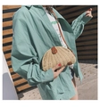 Borsa a tracolla semicircolare in paglia intrecciata con cinturino in pelle marrone - Bianco Sporco