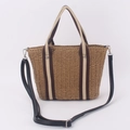 Geflochtene Strohtasche mit gestreiften Griffen und abnehmbarem Schultergurt für Damen - Camel