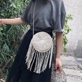 Runde gewebte Baumwolltasche in Off-White mit Fransen für Strand und Sommerurlaub - Gebrochenes Weiß