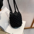 Handgefertigte schwarze Web-Beuteltasche mit Kordelzug-Innentasche und Schultergurten - Schwarz