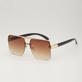 Stylish square oversized sunglasses with gold metal frame and gradient brown lenses - One Size / Gold Frame Gradient Tea Lens