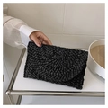 Pochette nera fatta a mano in paglia di mais intrecciata con design a busta - Nero