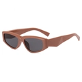 Retro-Sonnenbrille in glänzendem Latte-Braun mit breiten, strukturierten Bügeln - Pfirsichrosa Rahmen Graue Linsen