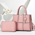 Set borse due pezzi rosa con inserti in pelle di coccodrillo e hardware dorato a forma di V - Borsa A Mano E Pochette / Rosa