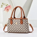 Retro monogram canvas draagtas met bruine leren handvaten en gouden metalen accent - Beige Klaverpatroon