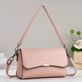 Borsa a tracolla in pelle martellata rosa con doppie tracolle e fibbia canna di fucile - Rosa