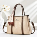 Borsa tote beige testurizzata retrò con manici marroni ed elegante foulard stampato - Cachi