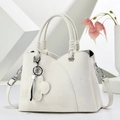 Sac à main élégant blanc crème à grande capacité avec breloque trèfle et boucles - Blanc Cassé
