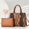 Borsa tote marrone con borchie e ciondolo a cuore con pochette abbinata in luce naturale - Giallo Terra