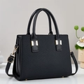 Sac à main noir élégant à grande capacité avec cuir texturé et métal doré - Noir