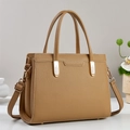 Borsa tote retrò in pelle litchi marrone con fibbia a foglia d'oro e tracolla regolabile - Cachi Scuro