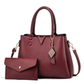 Sac fourre-tout bordeaux en cuir grainé avec garniture en V et bandoulière amovible - Bordeaux