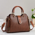 Sac à main marron texturé avec finitions dorées et bandoulière réglable pour femme - Jaune Terre