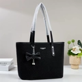 Sac cabas noir en maille élégant avec breloque perle et nœud pour le quotidien - Noir