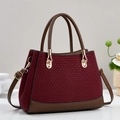 Borsa a tracolla intrecciata rosso scuro da donna con dettagli in pelle marrone - Rosso