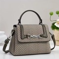 Sac bandoulière rétro à chevrons avec finitions en cuir vert olive et chaîne argent - Vert