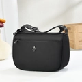 Borsa a tracolla alla moda in nylon nero con logo in metallo e spallina regolabile - Stile Logo a Freccia Metallica (Stile 2)