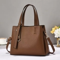 Sac fourre-tout minimaliste en cuir grainé marron avec détails dorés et bandoulière - Jaune Terre