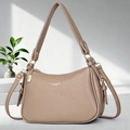 Détail du sac à main en cuir souple grainé avec fermeture éclair dorée et logo - Kaki Foncé