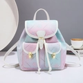 Mini mochila floral con degradado púrpura para mujer con cierre de metal dorado y cadena - Blanco