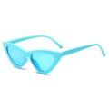 Occhiali da sole cat-eye blu celesti alla moda con lenti coordinate da donna in stile retrò - Montatura Blu Lucido Lenti Blu (C2)
