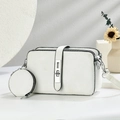 Elegante borsa a tracolla bianca con portamonete rotondo e tracolla regolabile, vista di 45° - Bianco Puro