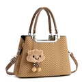 Sac à main marron à chevrons avec bandoulière amovible et charmant pendentif en peluche - Jaune Terre