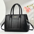Borsa tote nera in pelle martellata con hardware dorato e tracolla regolabile donna - Nero