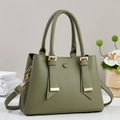 Elegante olivgrüne Handtasche aus Kieselleder mit Doppelgriffen und Goldbeschlägen - Grün