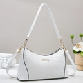Borsa bianca con motivo a coccodrillo, finiture dorate e doppie tracolle - Bianco