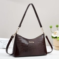 Borsa classica bordeaux con trama a coccodrillo, logo dorato e tracolla elegante - caffè