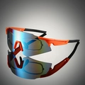 Detalle de gafas deportivas naranjas con lente azul reflectante y montura para miopía - Montura Naranja Negra Lente Espejo Azul