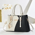 Dames shopper in zwart-wit met logo-print, gouden hardware en verstelbare schouderriem - Zwart en Wit