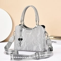 Gray vintage tote bag with pleated texture, metal handle and geometric wide strap - 25.5x20x11cm / Gray