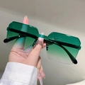 Occhiali da sole squadrati senza montatura con lenti verdi sfumate e aste minimaliste - Verde Sfumato
