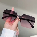 Frameless square gradient lens sunglasses with purple and pink oversized jelly colors - Grey Pink