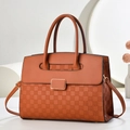 Elegante borsa a mano marrone in ecopelle con trama intrecciata e tracolla - Giallo Terra
