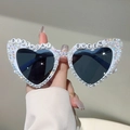 Lunettes de soleil cœur blanc Birthday Queen avec perles et strass décoratifs - Monture Blanche Verres Gris