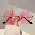 Gafas de sol sin montura en forma de trébol rosa con montura metálica dorada de moda - Montura Dorada Lentes Rosas