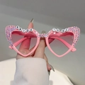 Occhiali da sole rosa a cuore con strass colorati e scritta Bride To Be per addio al nubilato - Montatura Rosa Lente Rosa Sfumato